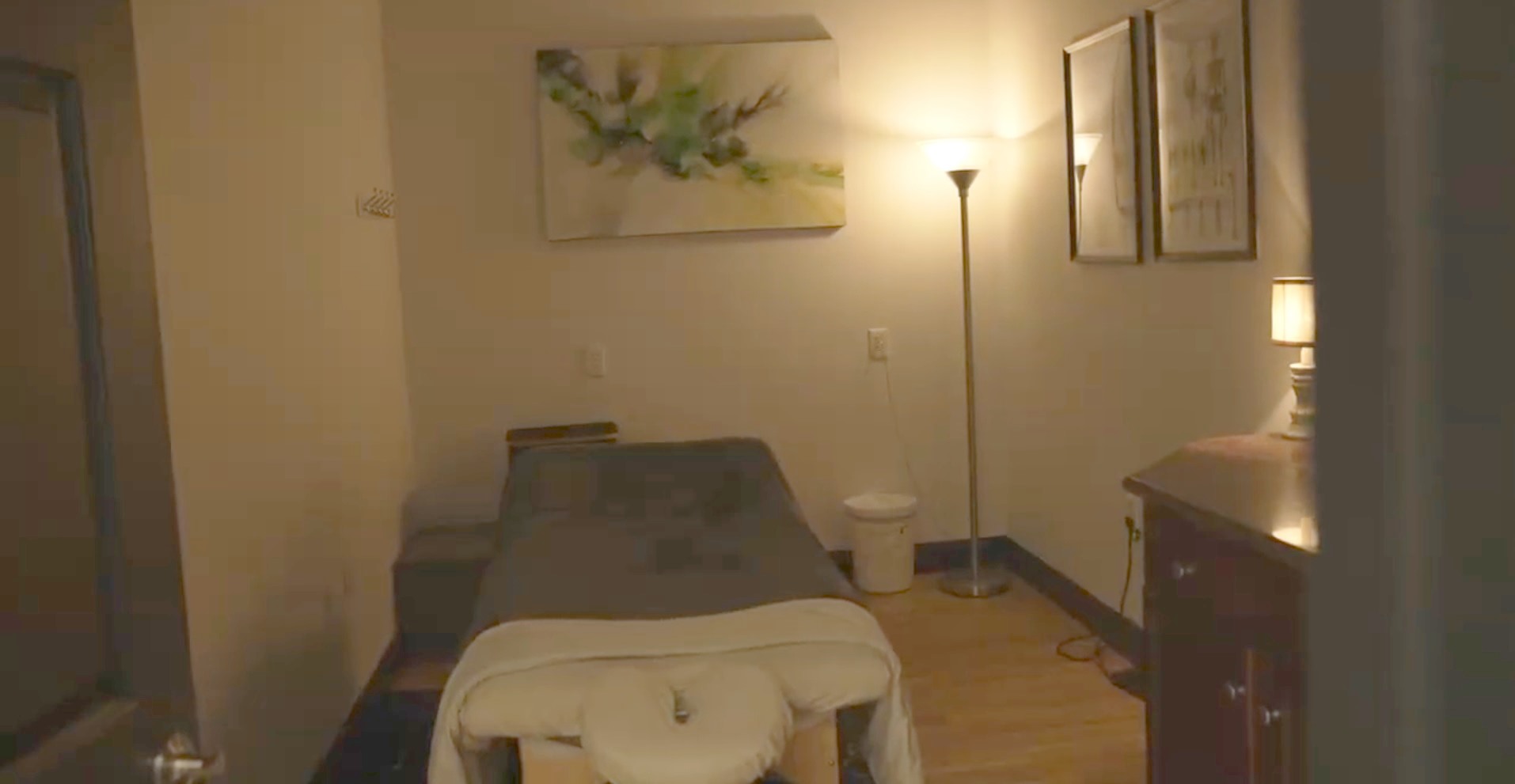 Massage therapy treatment room at Full Swing Healthcare, Jacksonville FL