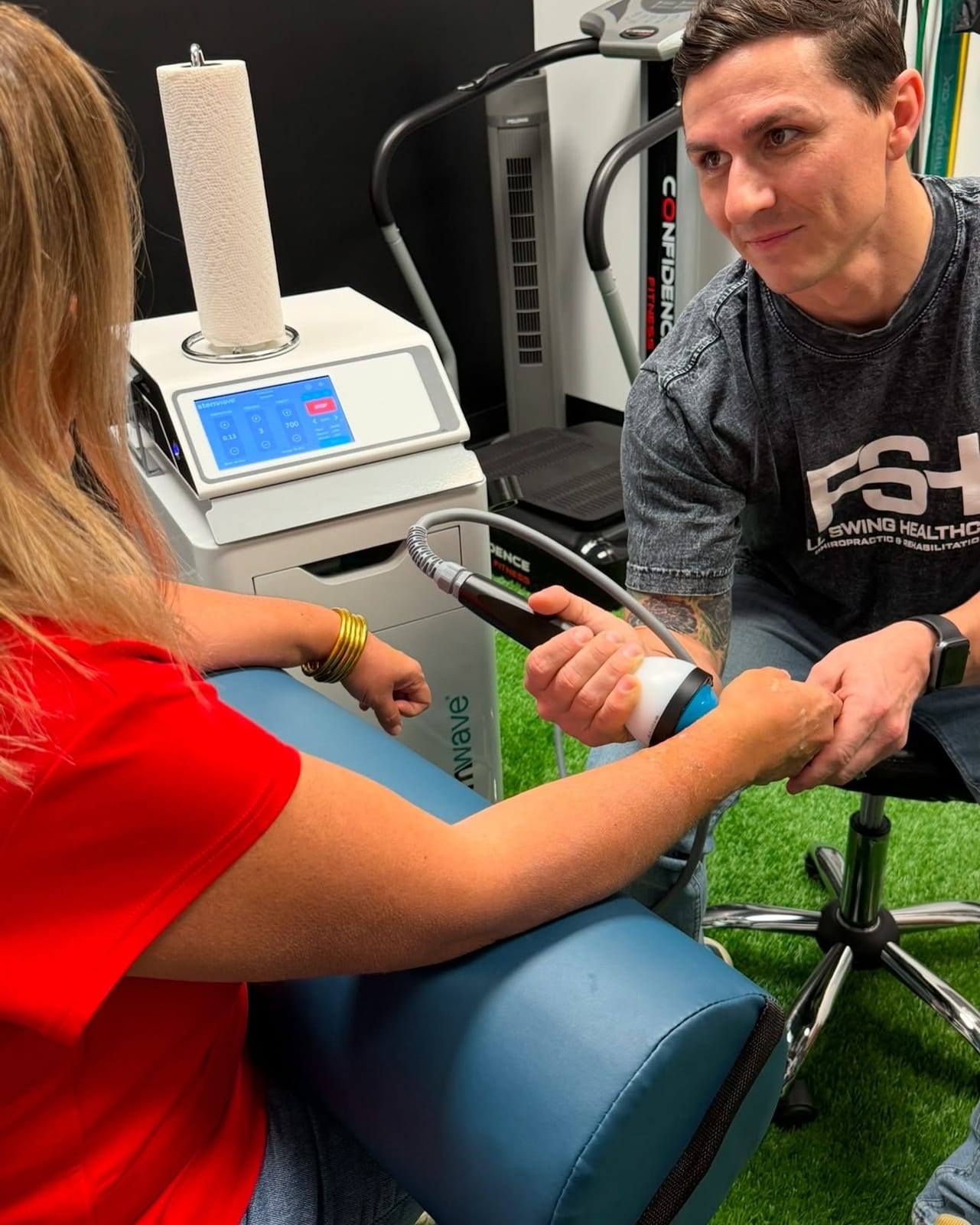 StemWave shockwave therapy treatment at Full Swing Healthcare in Jacksonville, FL
